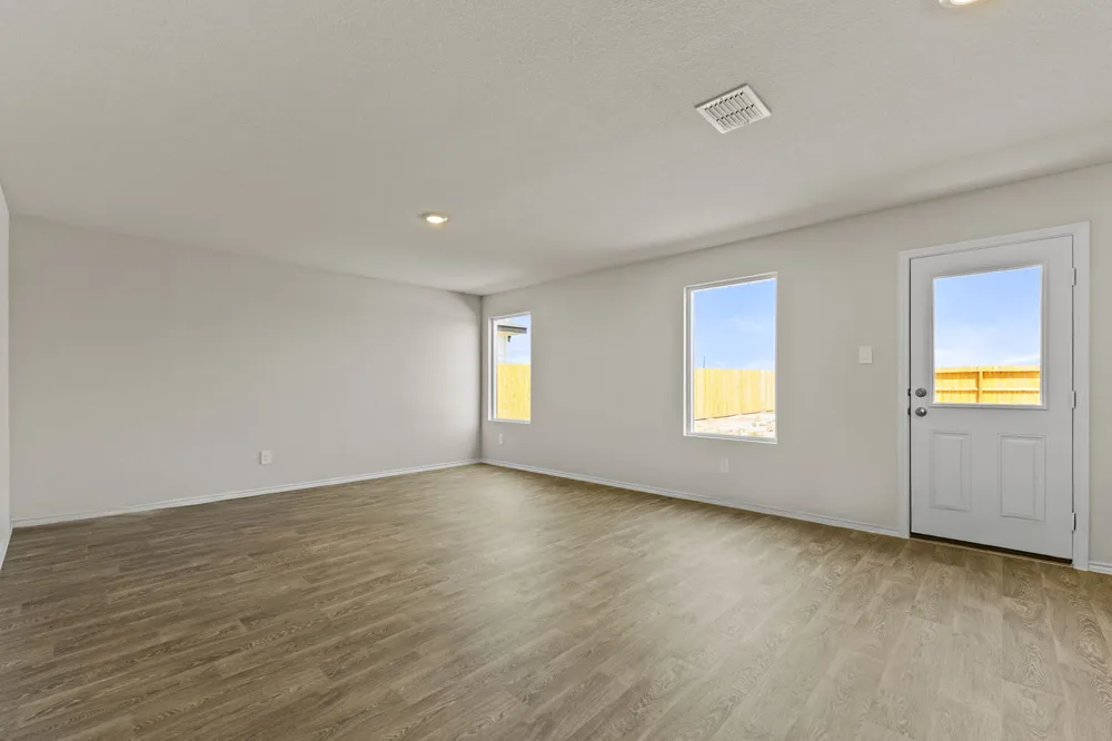 2117 Windflower Lane Luling, TX 78648