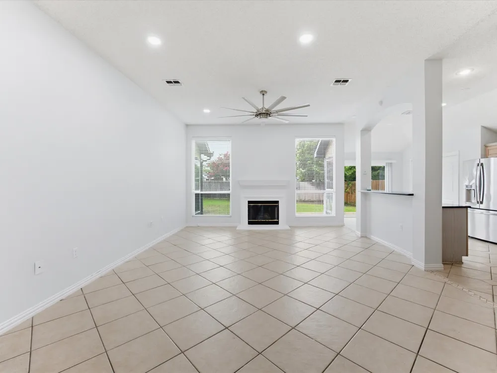 7609 Albany Lane Arlington, TX 76002