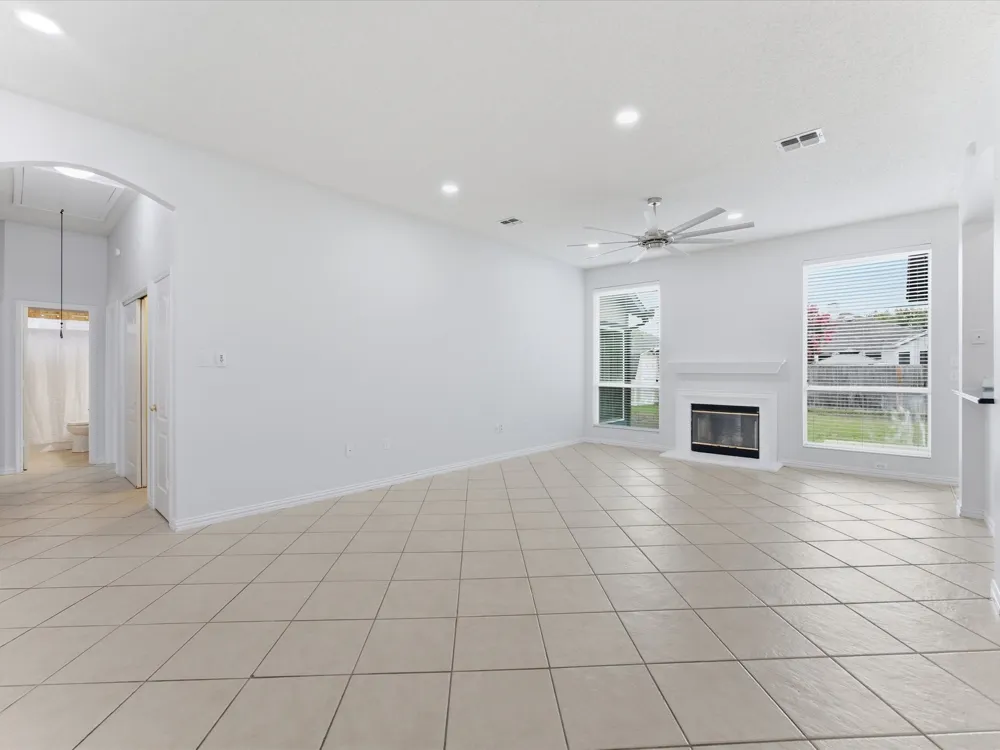 7609 Albany Lane Arlington, TX 76002
