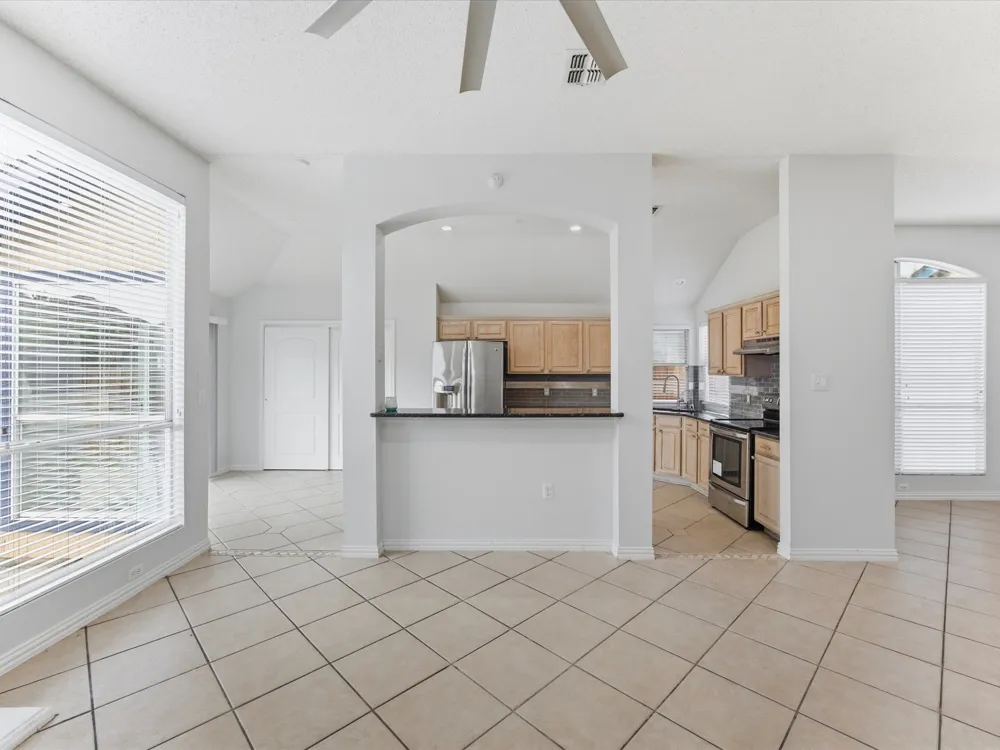 7609 Albany Lane Arlington, TX 76002