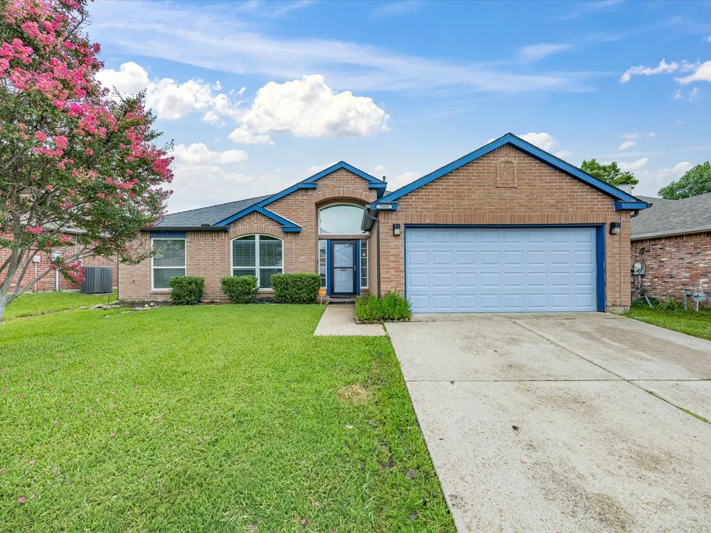 7609 Albany Lane Arlington, TX 76002