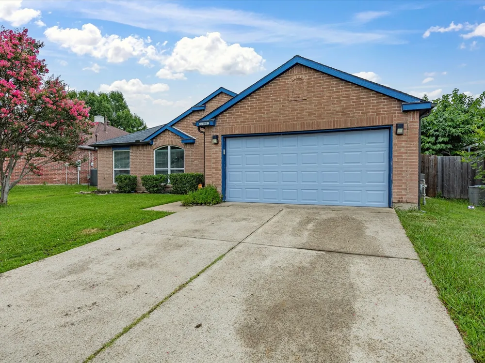 7609 Albany Lane Arlington, TX 76002