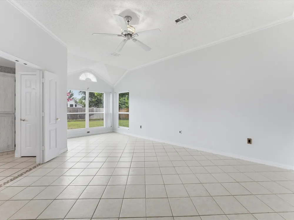 7609 Albany Lane Arlington, TX 76002