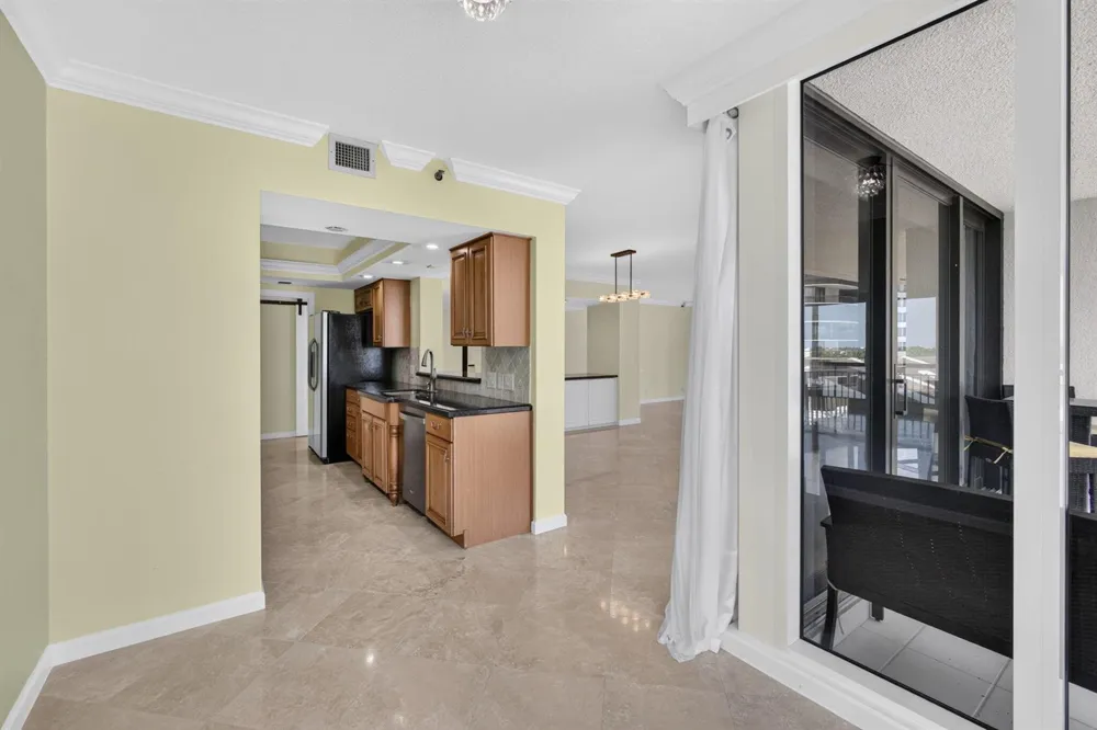 4000 Ocean Drive #403 Singer Island, FL 33404