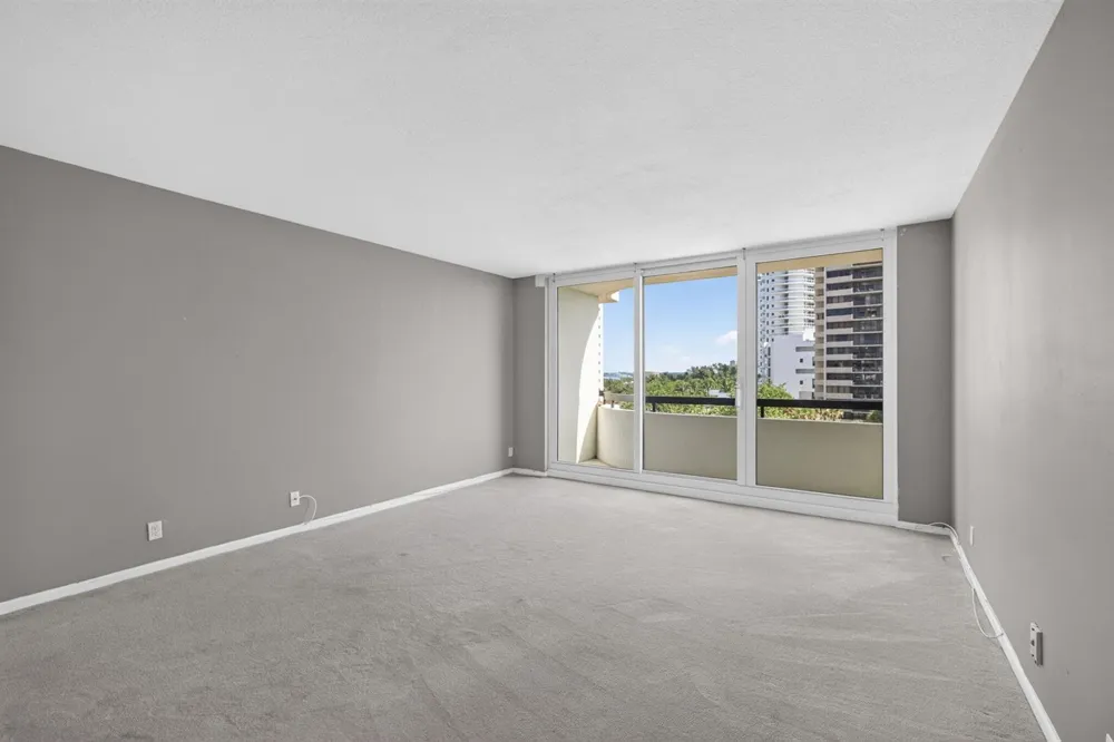 4000 Ocean Drive #403 Singer Island, FL 33404