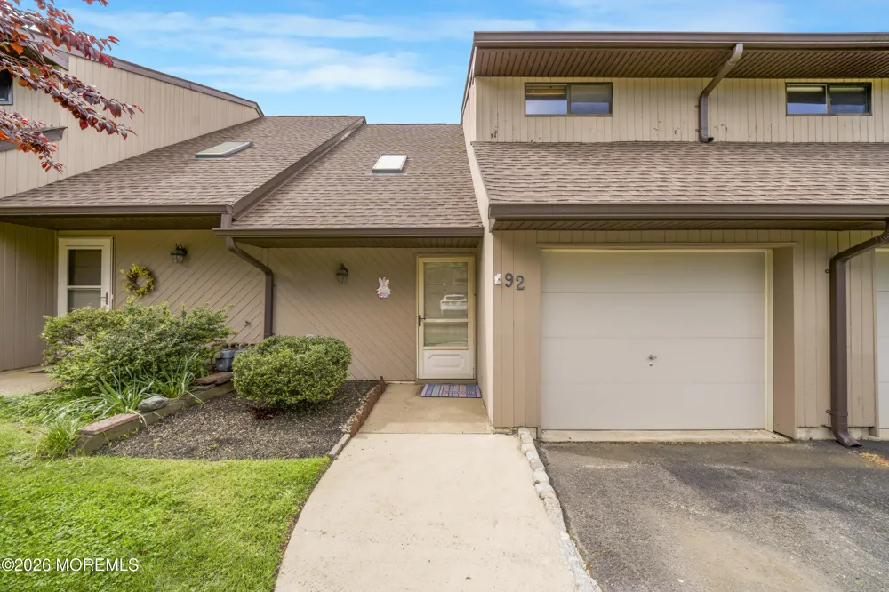 92 Wigwam Lane Tinton Falls, NJ 07724