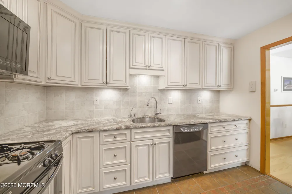 92 Wigwam Lane Tinton Falls, NJ 07724