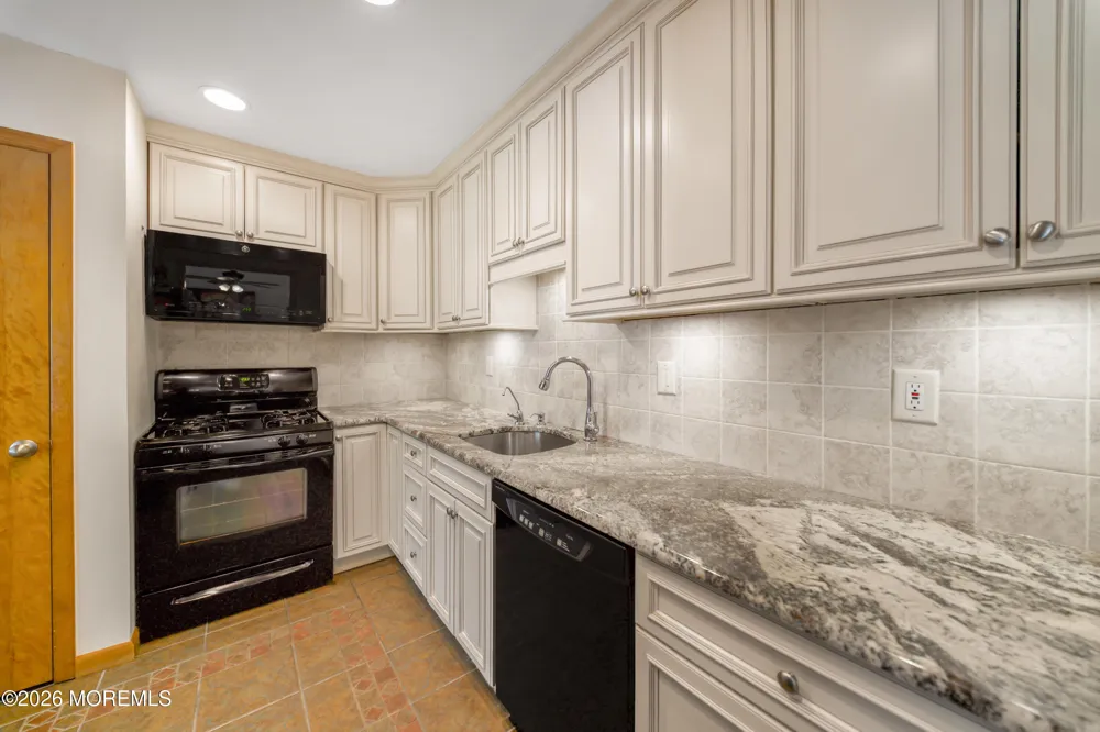 92 Wigwam Lane Tinton Falls, NJ 07724