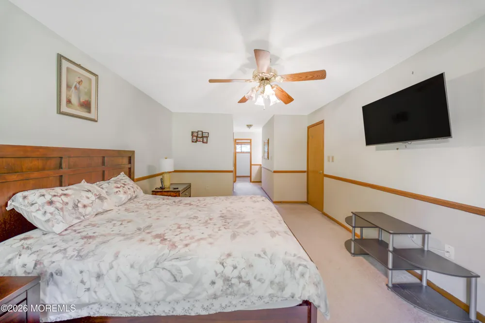 92 Wigwam Lane Tinton Falls, NJ 07724