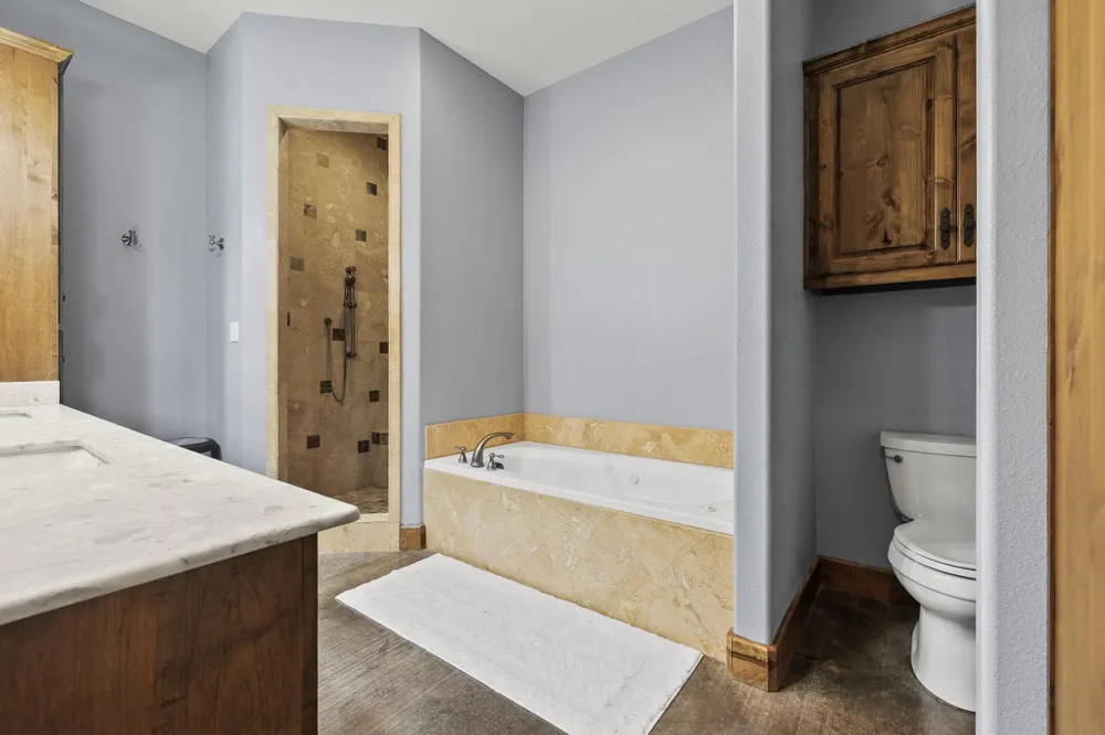 7106 County Road 4729 Commerce, TX 75428