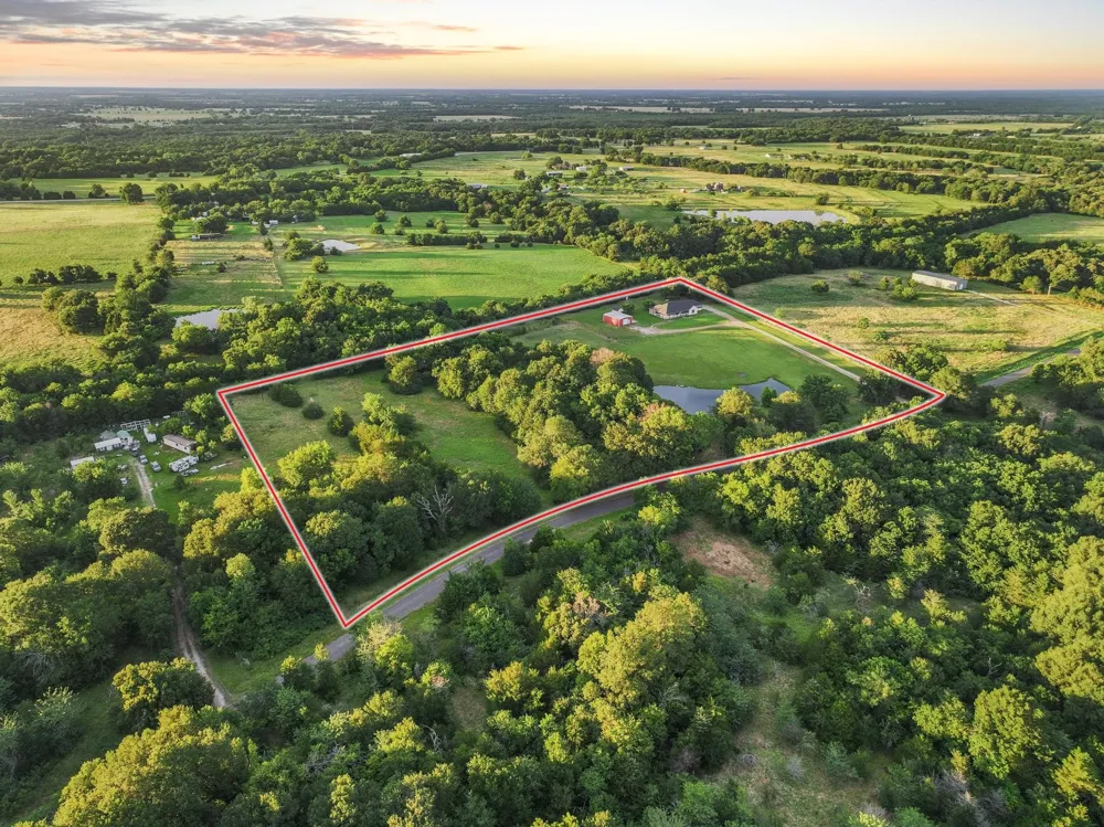 7106 County Road 4729 Commerce, TX 75428