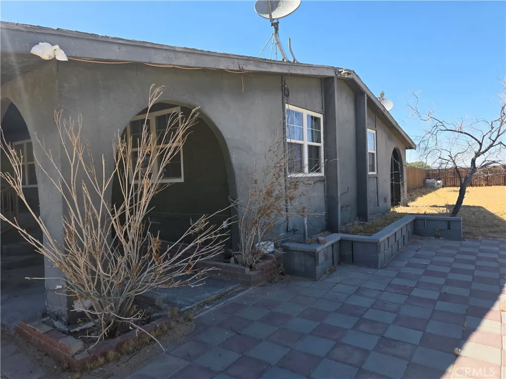 39070 Yucca Newberry Springs, CA 92398