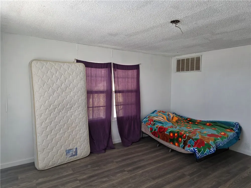 39070 Yucca Newberry Springs, CA 92398