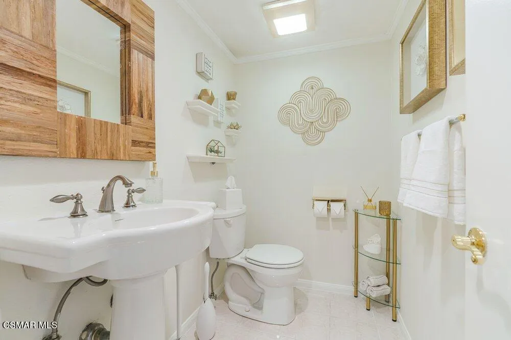 18102 Burbank Boulevard #29 Tarzana, CA 91356