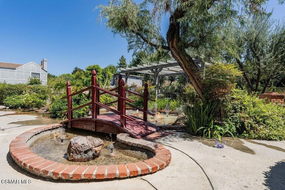18102 Burbank Boulevard #29 Tarzana, CA 91356