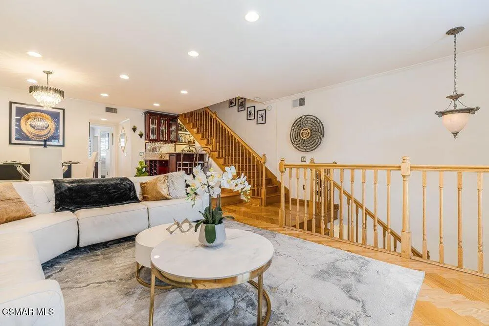 18102 Burbank Boulevard #29 Tarzana, CA 91356