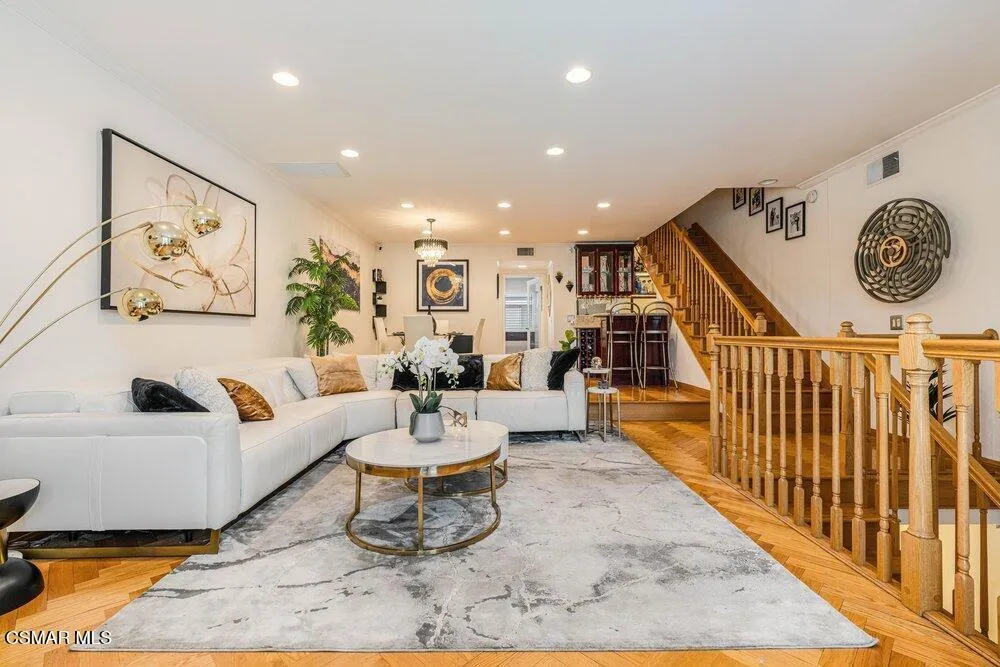18102 Burbank Boulevard #29 Tarzana, CA 91356