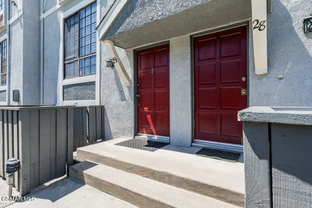 18102 Burbank Boulevard #29 Tarzana, CA 91356