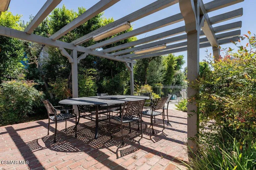 18102 Burbank Boulevard #29 Tarzana, CA 91356