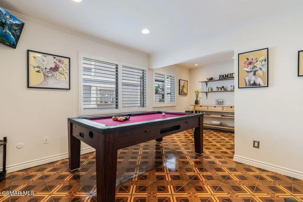 18102 Burbank Boulevard #29 Tarzana, CA 91356