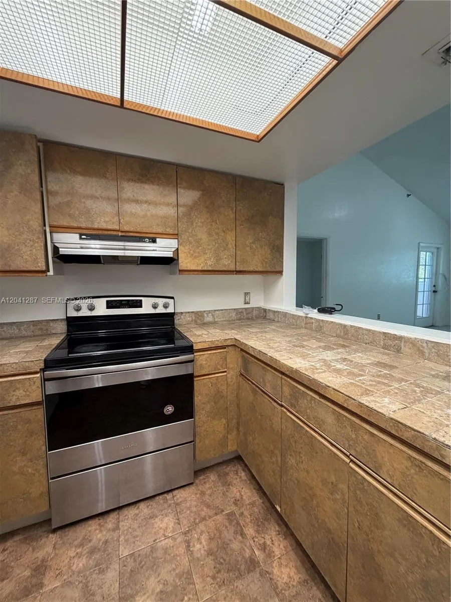 201 NW 7th St #408 Miami, FL 33136