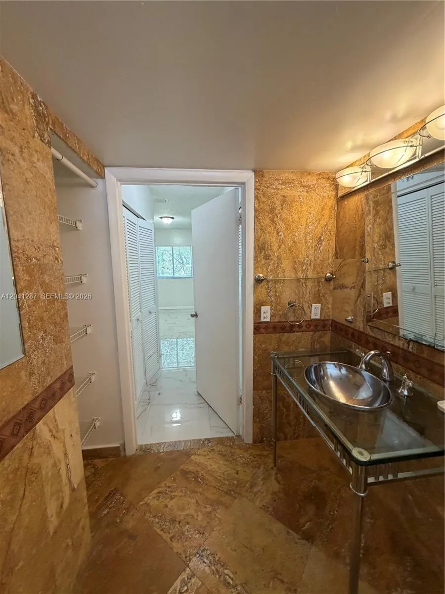 201 NW 7th St #408 Miami, FL 33136