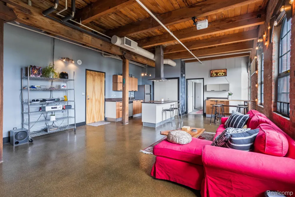 6533 E Jefferson #81 Avenue #326E Detroit City, MI 48207