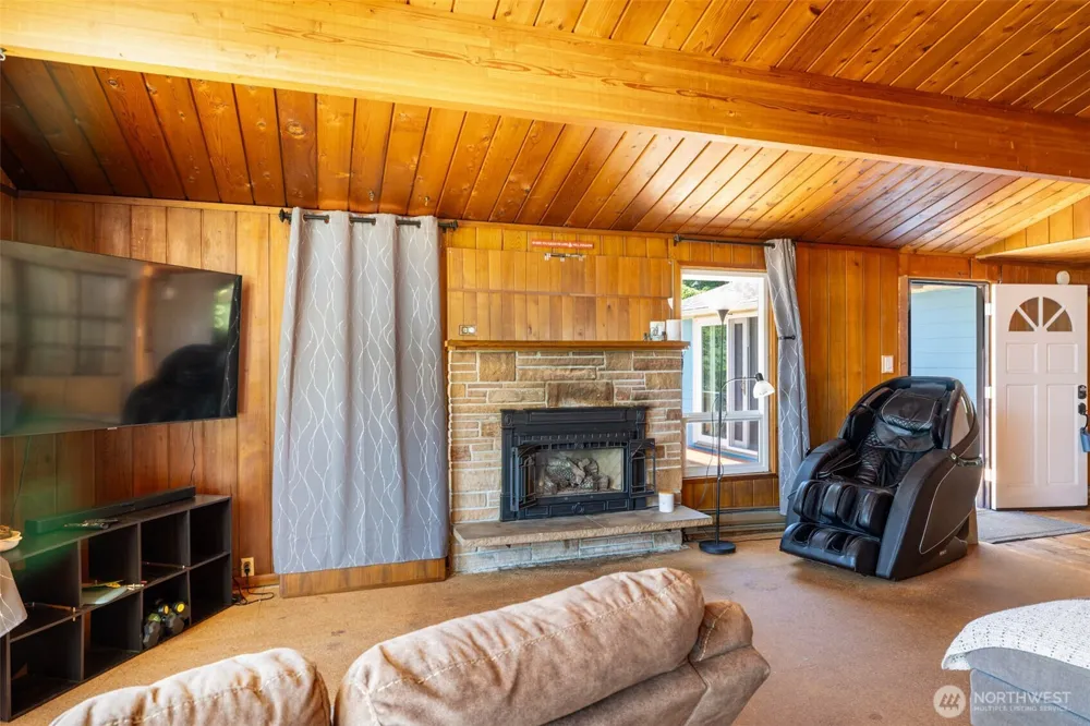 1856 Hoquiam Lane S Westport, WA 98595