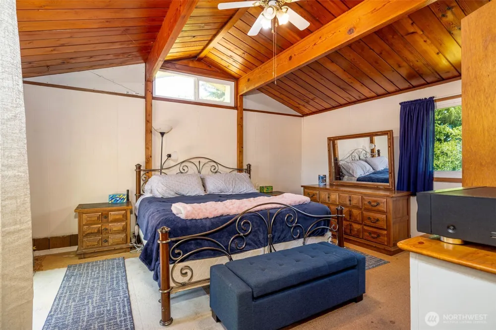 1856 Hoquiam Lane S Westport, WA 98595
