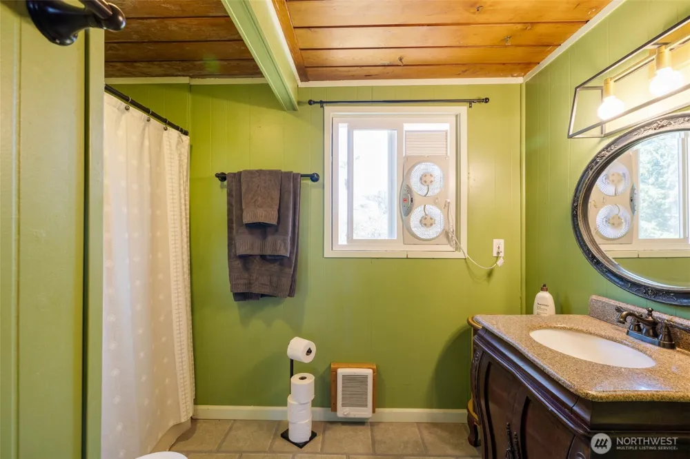 1856 Hoquiam Lane S Westport, WA 98595