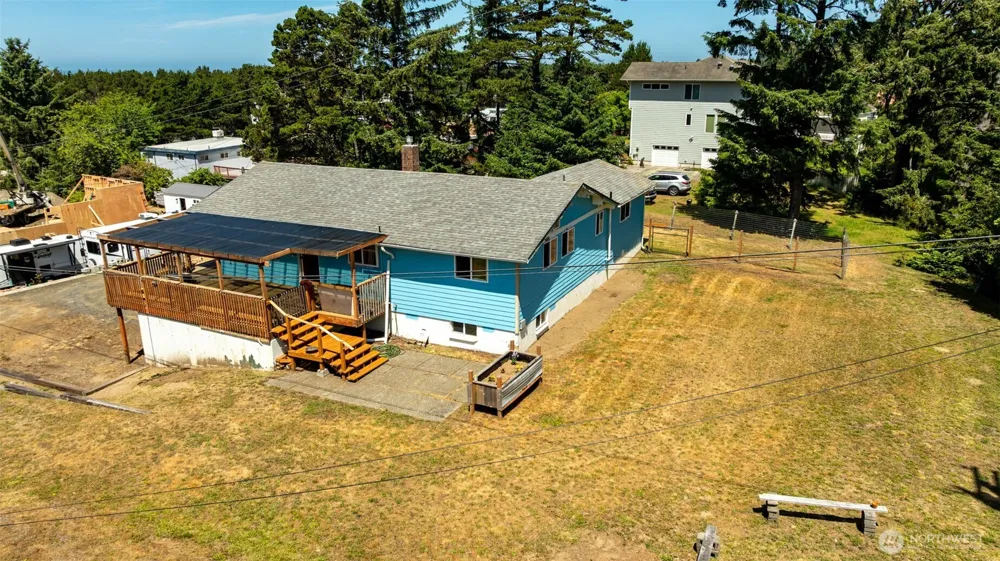 1856 Hoquiam Lane S Westport, WA 98595