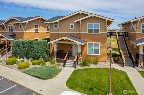 4395 Westshore Drive NE #802