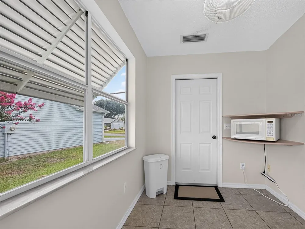 1222 SANTOS PLACE Lady Lake, FL 32159