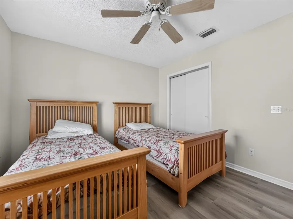1222 SANTOS PLACE Lady Lake, FL 32159