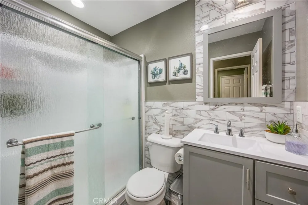13633 Zircon Way Victorville, CA 02394
