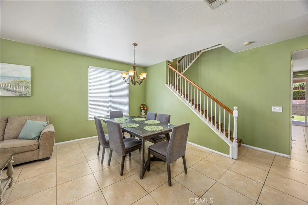 13633 Zircon Way Victorville, CA 02394