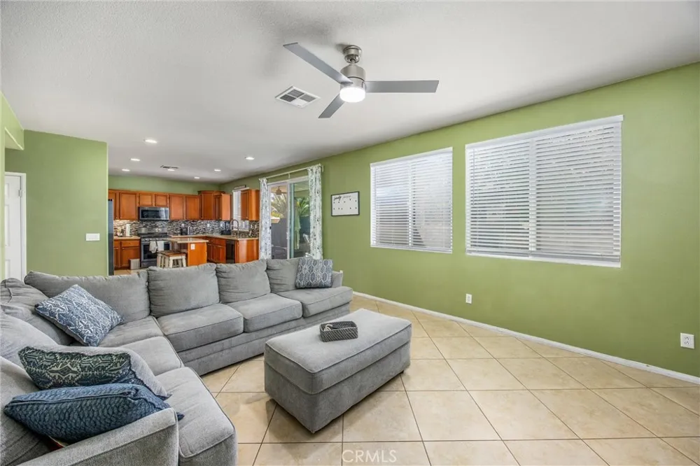 13633 Zircon Way Victorville, CA 02394