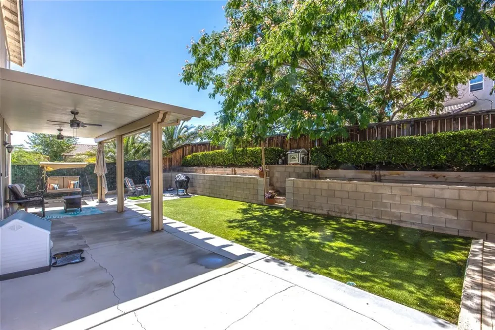 13633 Zircon Way Victorville, CA 02394