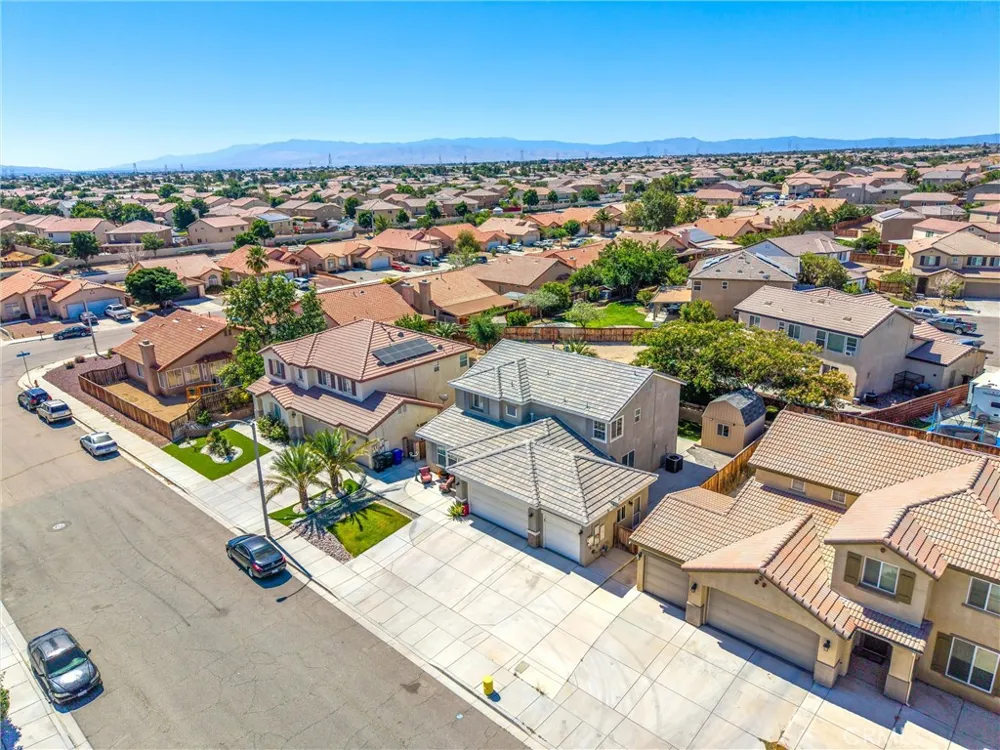 13633 Zircon Way Victorville, CA 02394