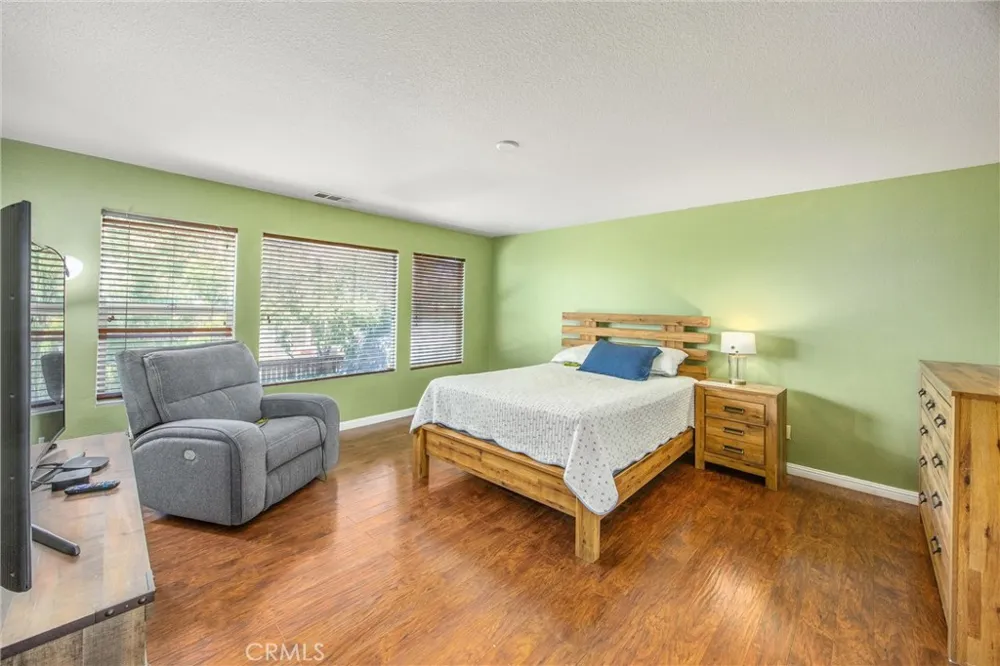 13633 Zircon Way Victorville, CA 02394