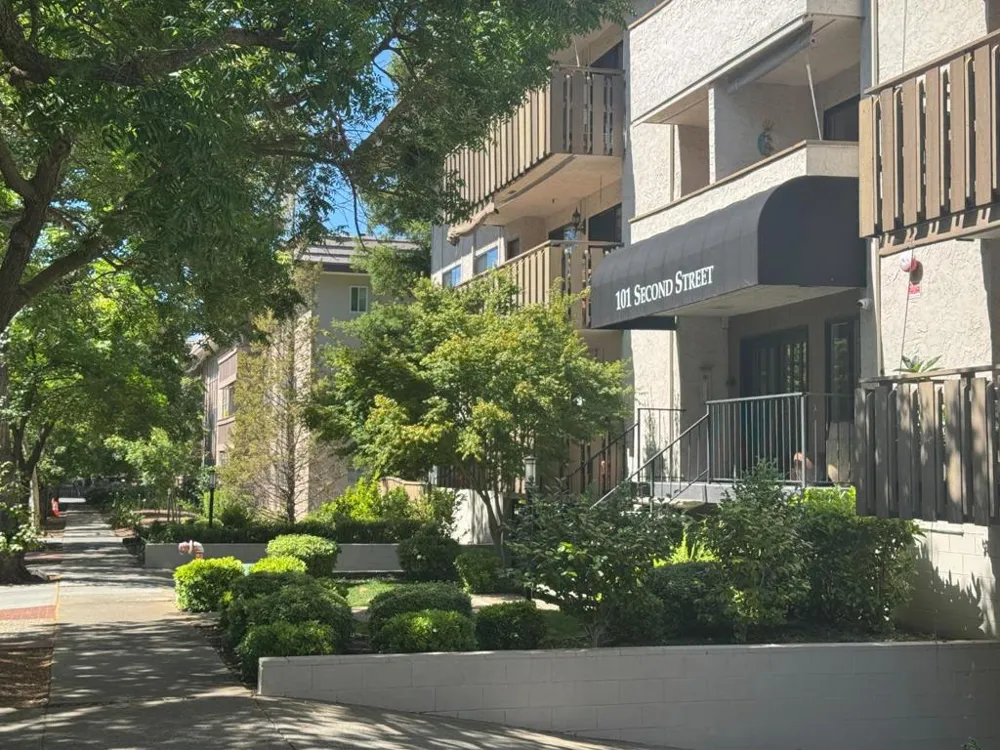 101 2nd Street #5 Los Altos, CA 94022