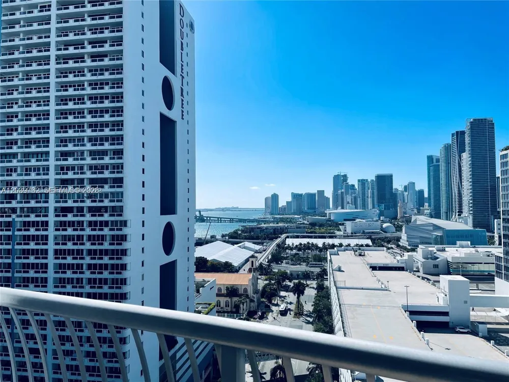 1750 Bayshore Dr #2112 Miami, FL 33132