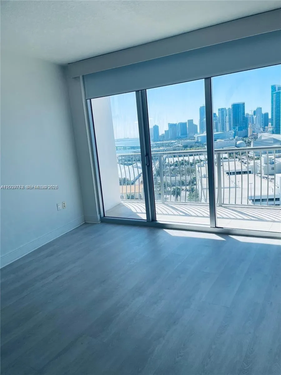 1750 Bayshore Dr #2112 Miami, FL 33132