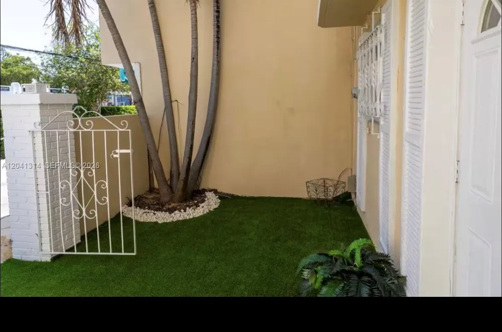 1949 NE 123rd St #0 North Miami, FL 33181