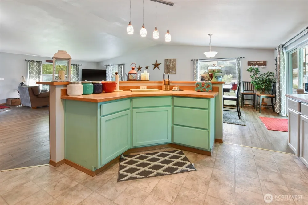 140 SE Foxglove Avenue Shelton, WA 98584