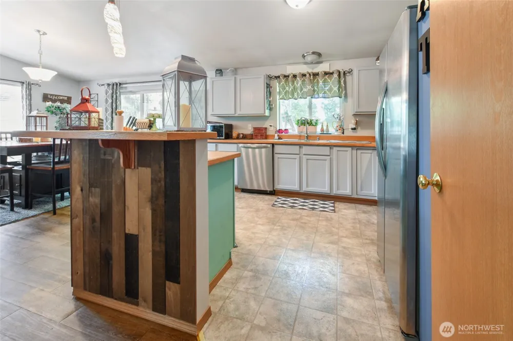 140 SE Foxglove Avenue Shelton, WA 98584