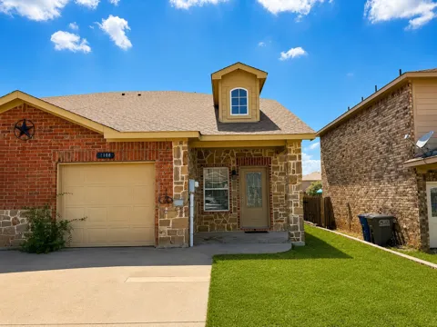 1108 Parkway Trail