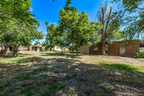 2708 Poplar Street