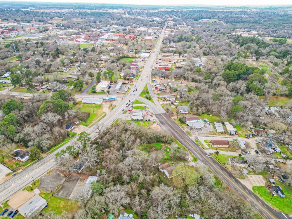 218 Highway 30 E E Huntsville, TX 77320