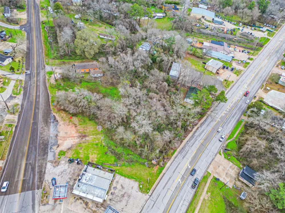 218 Highway 30 E E Huntsville, TX 77320